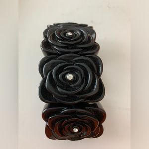 Vintage stretch flower lucite bracelet